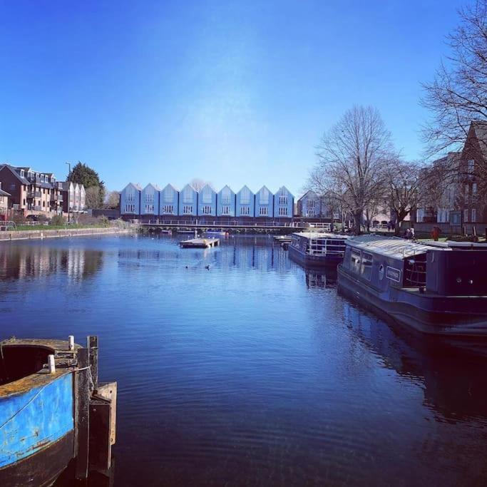 Canal View 2 Bedrooms End Of Terrace Chichester Exterior photo