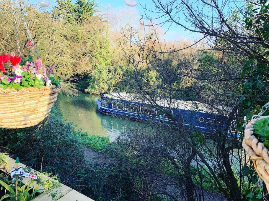 Canal View 2 Bedrooms End Of Terrace Chichester Exterior photo